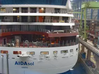 AIDASol bei ihrem Bau in der Meyerwerf, Papenburg