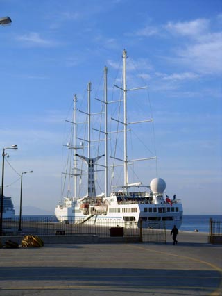 SS Wind Spirit im Touristenhafen von Rhodos